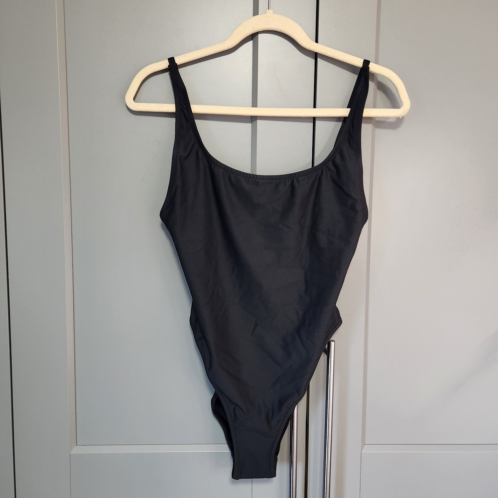 New SKIMS Signature Swim Scoop Neck Onepiece Onyx Black L Large swimsuit NWT